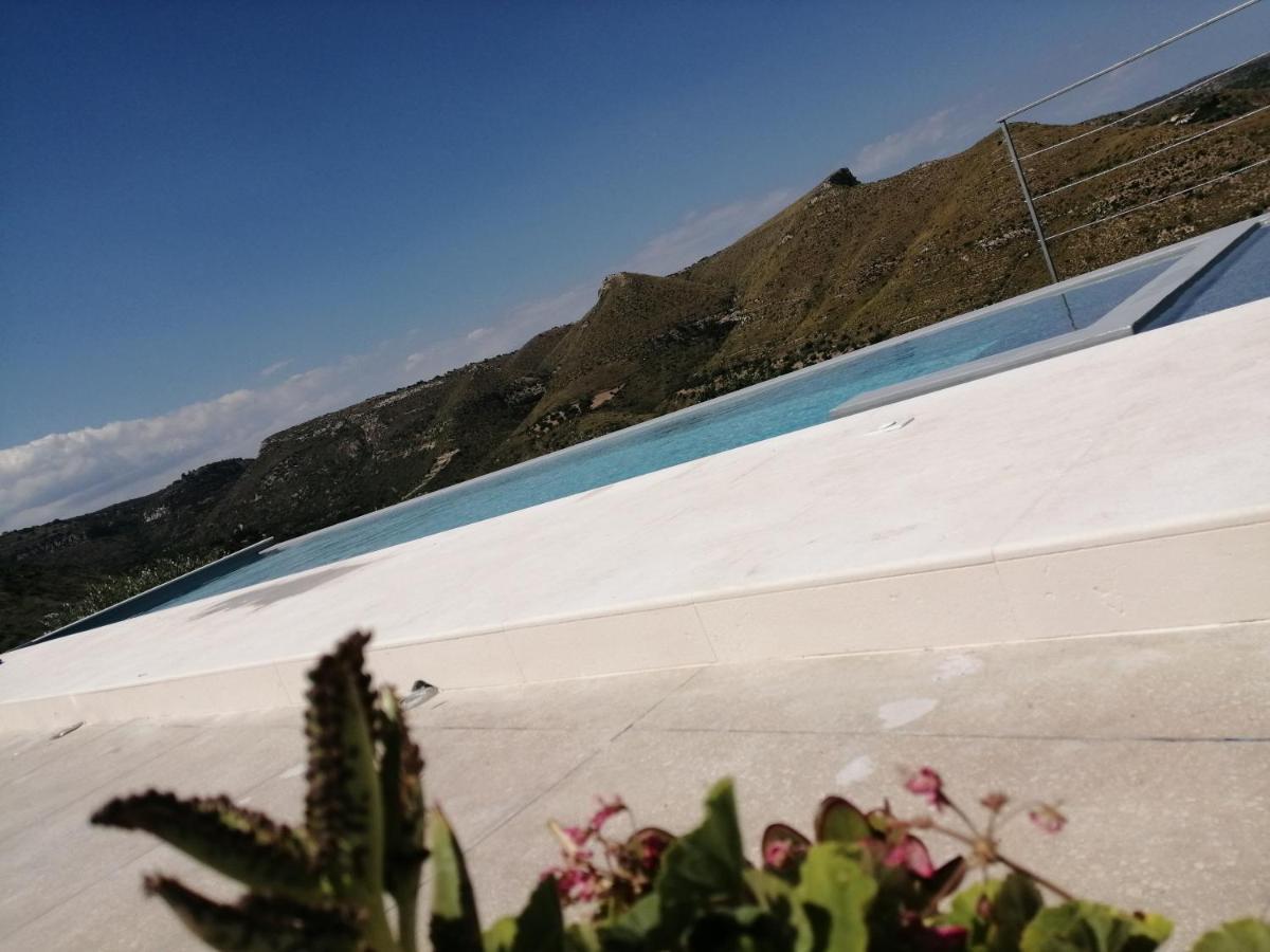 Villa Meriem โนโต ภายนอก รูปภาพ